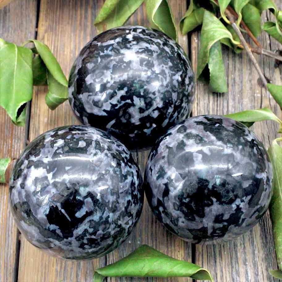 Crystal Indigo Gabbro Connection Item